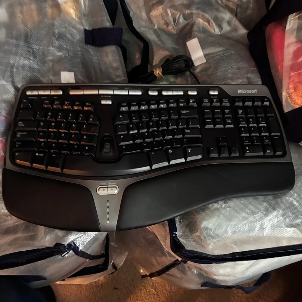 Microsoft Natural Ergonomic USB Wired Keyboard 4000 v1.0